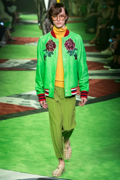 Look 24